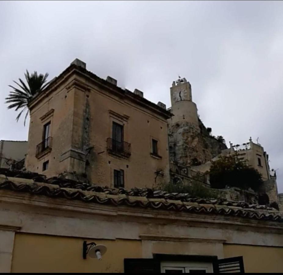Casa Vacanza Vico Medica Modica Exterior photo